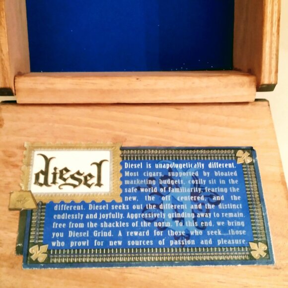 Suenos de Saundra Upcycled, Rare Diesel Grind Cigar Box Purse - Picture 15 of 15